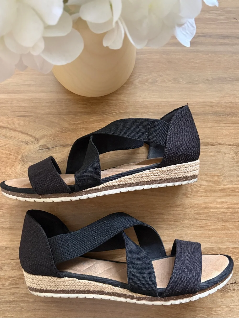 Kelly & Katie Black Strap Sandals